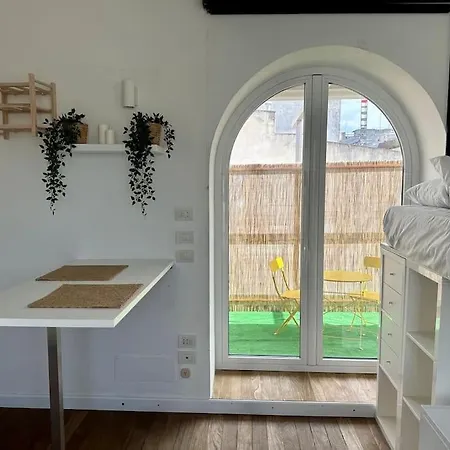 Terrace In Town Apartment *